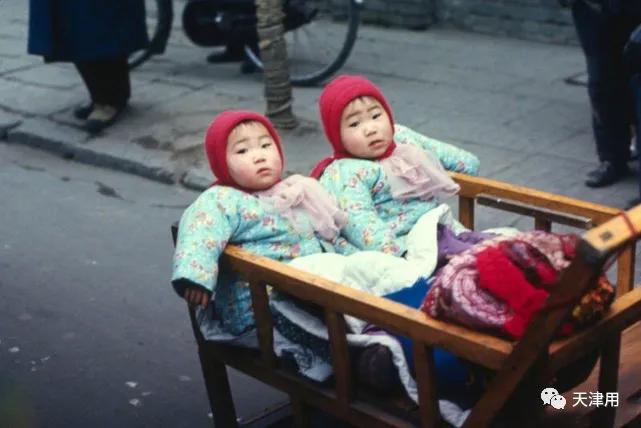 天津青年路的老照片1990年,天津市南京路图片