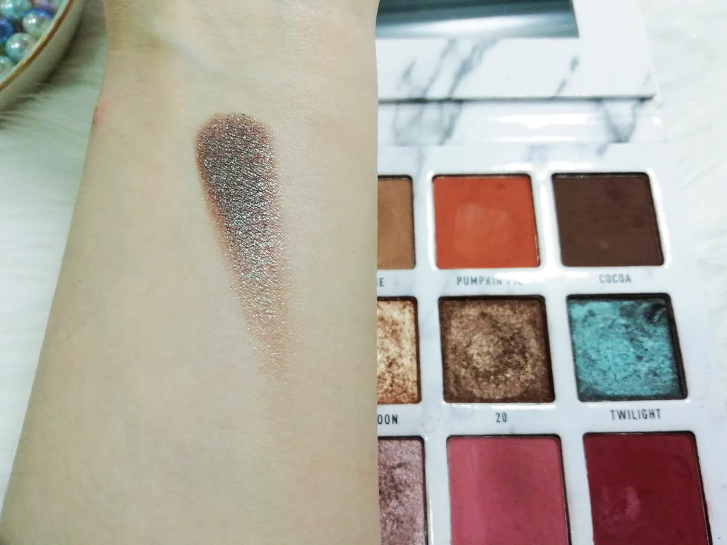 vm晶石眼影01号色,VM大理石眼影盘正品