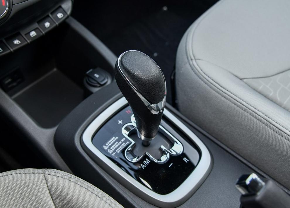 最省油的五座家庭代步车,最省油5万家用代步汽车