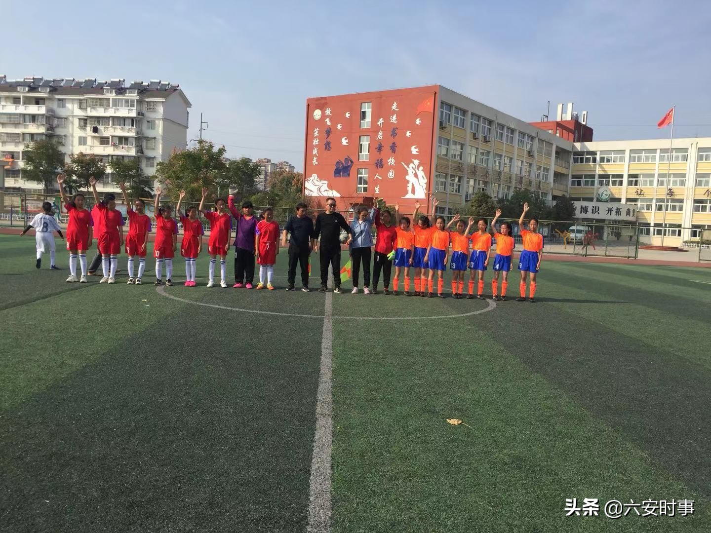 绿茵少年点燃梦想,绿茵场上挥洒汗水追逐梦想