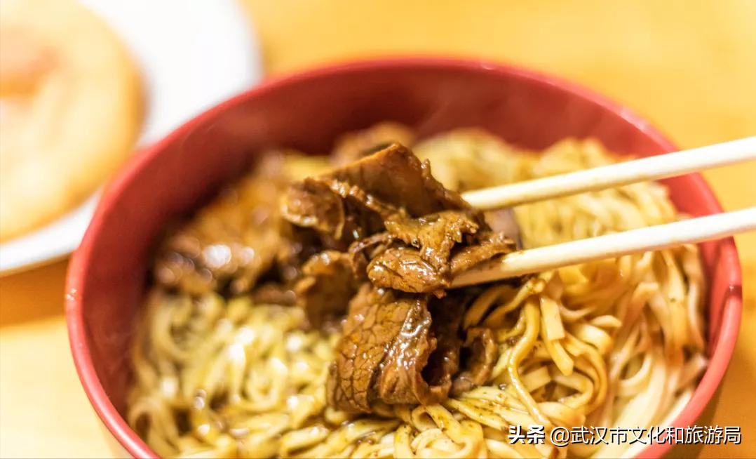 武汉樱花开完整版视频,武汉东湖樱花开的视频