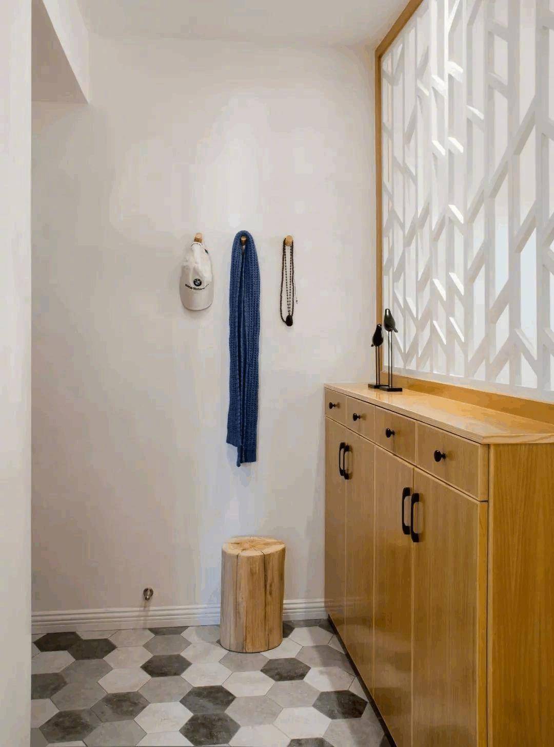 进门一看到这样的玄关鞋柜，看一眼就知道主人的品位高