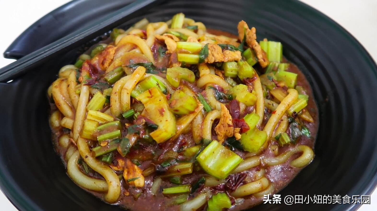 新疆妹子最喜欢吃的米粉,特别好吃的米粉店每周回家必吃