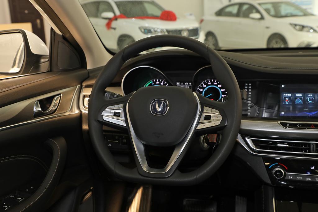 你愿意花十几万买个二手豪车吗,你愿意花几十万买一个车吗