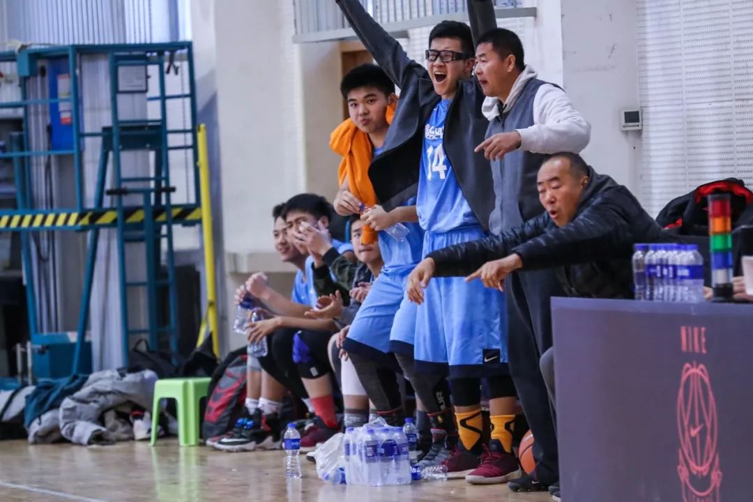 十六强激烈幸存不易新八强更强明日开战丨2018-19耐克高中联赛