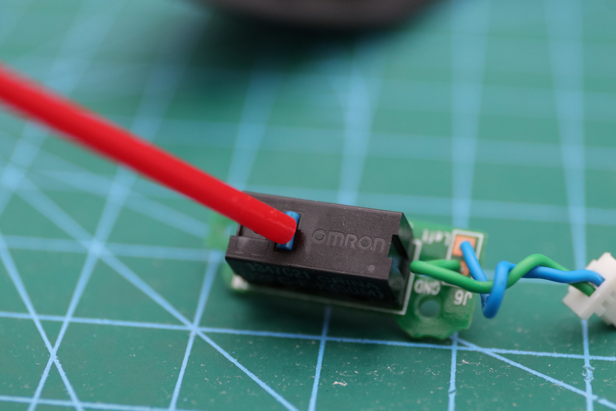 罗技无线游戏鼠标g304和g903,罗技g903鼠标拆卸教程