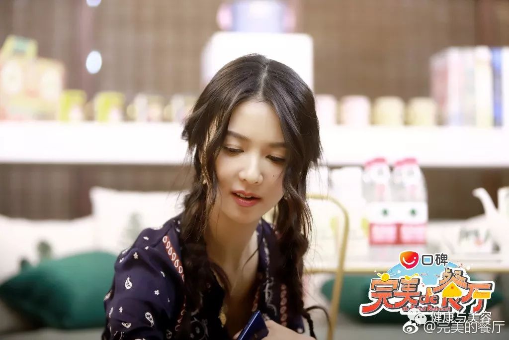 薛凯琪法令纹,薛凯琪保养秘诀每天敷面膜