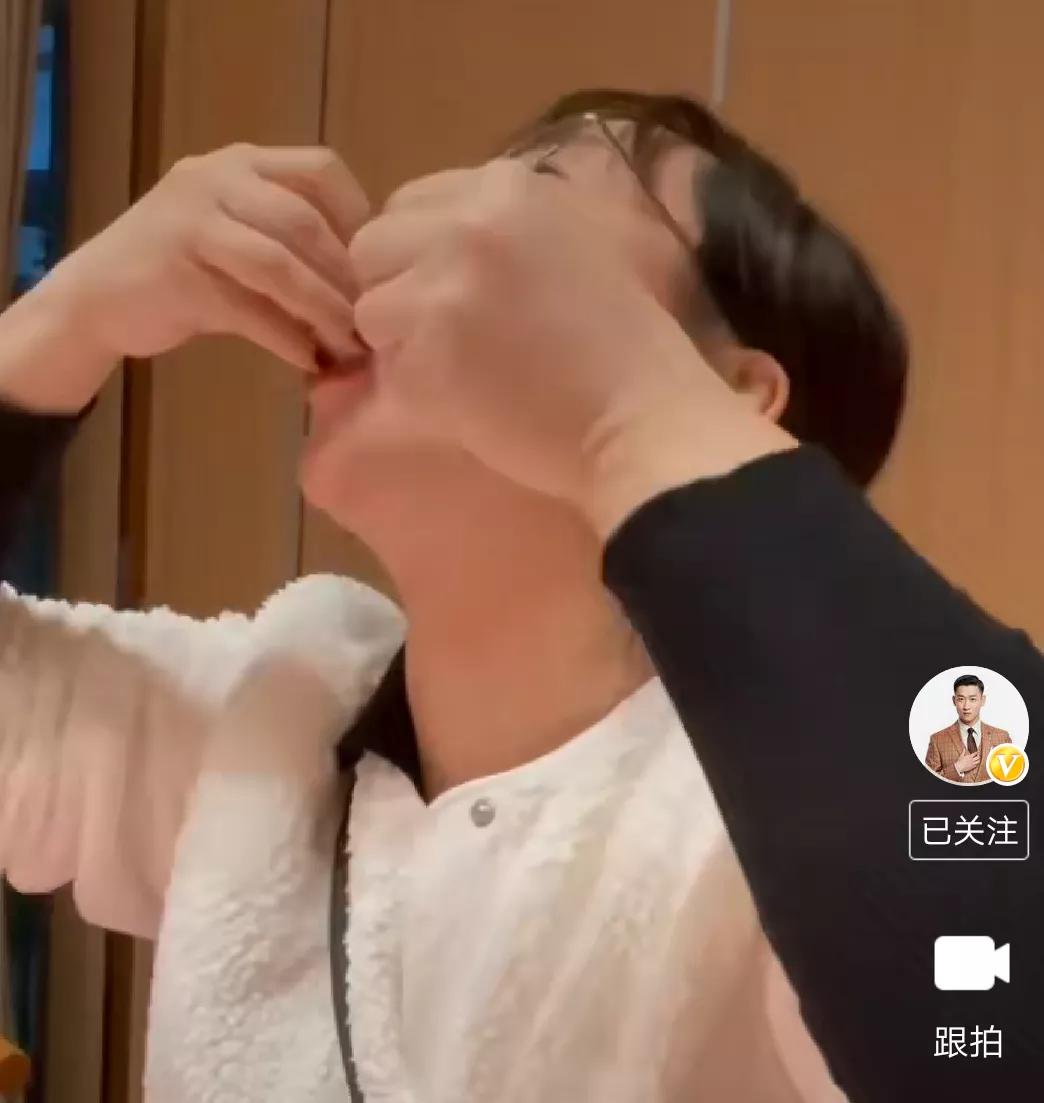 曹云金吃饺子视频,曹云金吃打卤面