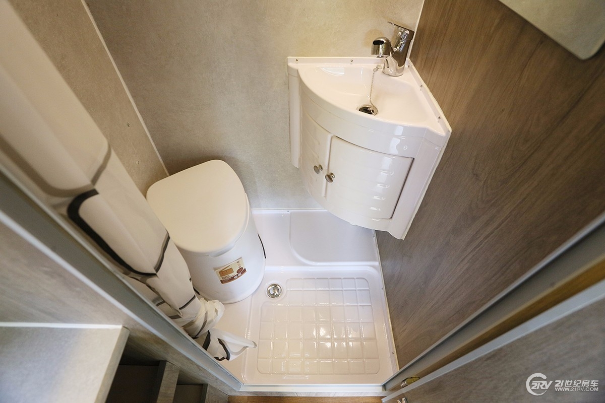 最便宜又大型的睡人最多b型房车 (2019最便宜房车国六c型房车)