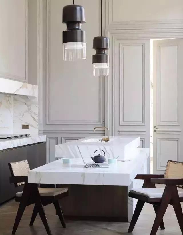 橱柜台面用大理石好还是石英石好,橱柜大理石台面宽度标准