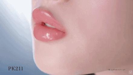 唇纹深显老吗,唇纹深好不好