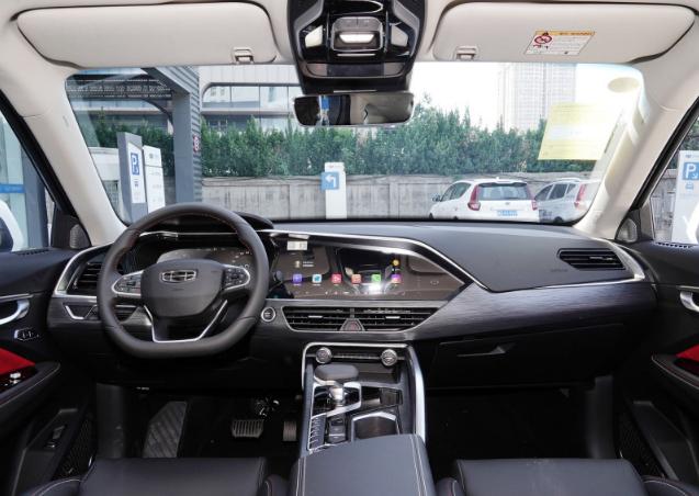 一名资深的轿跑车，238马力+爱信8AT，销量却如此不堪