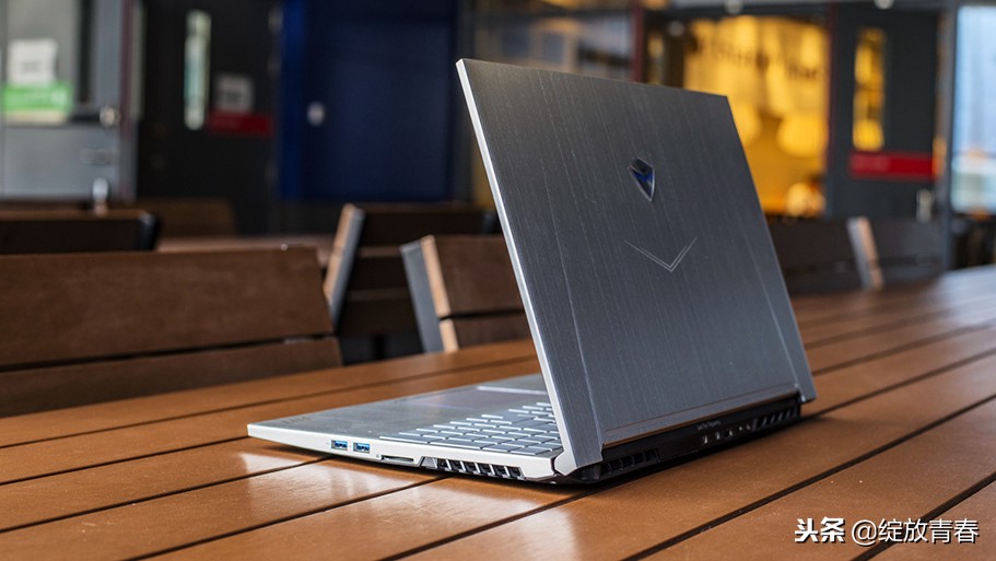 笔记本i7十代和i7八代的区别,i7八代加1060的笔记本吃鸡