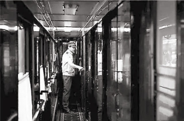 女飞贼宋莲萍拜高僧为师轻功了得,70年代国内第一女飞贼