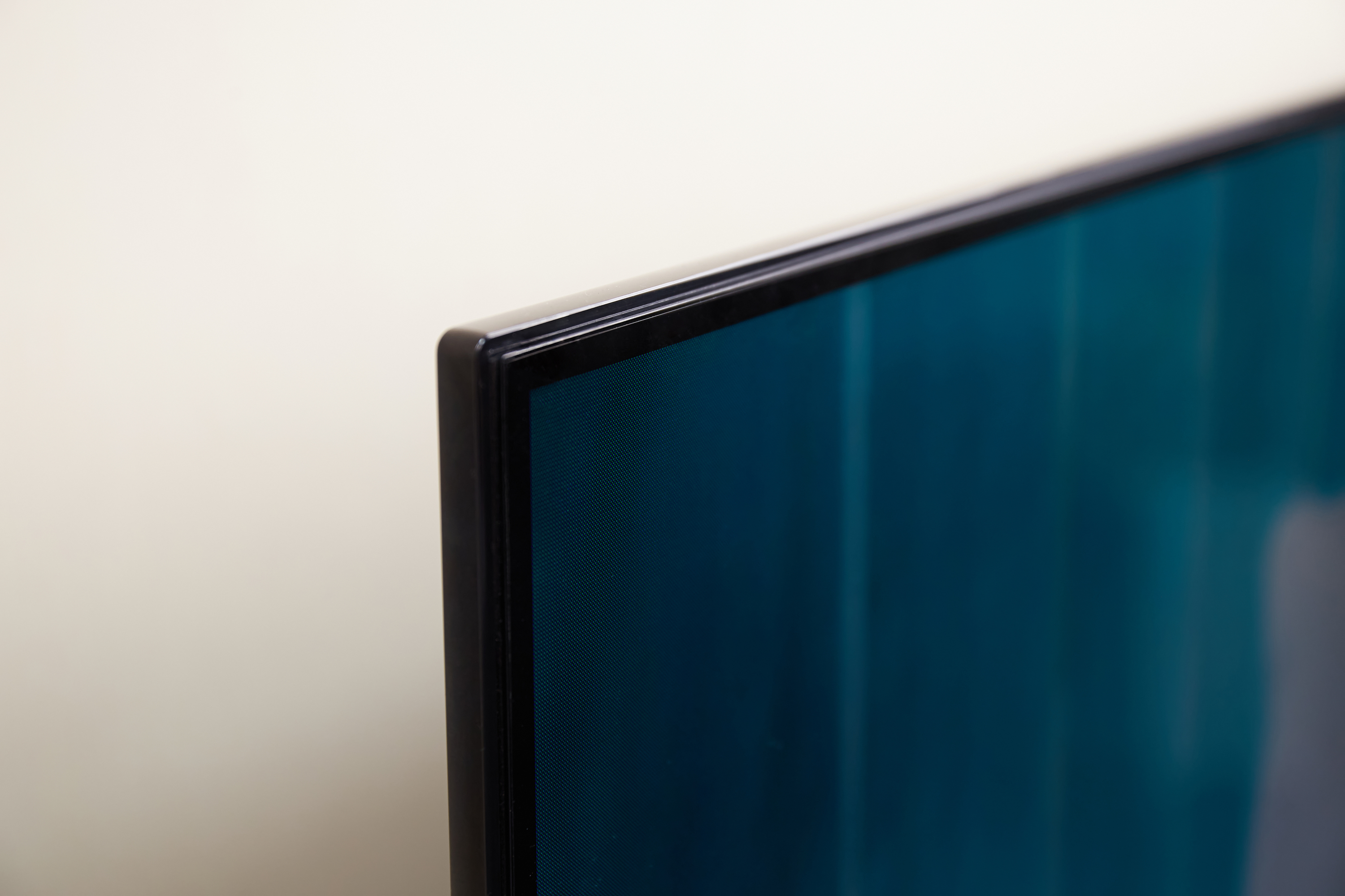 OPPO智能电视R1上手体验：拒绝中庸，特色十足的全能选手