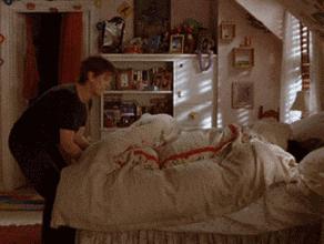 裸睡被子喷完除螨虫剂可以不洗吗,有螨虫的床裸睡会有什么危害