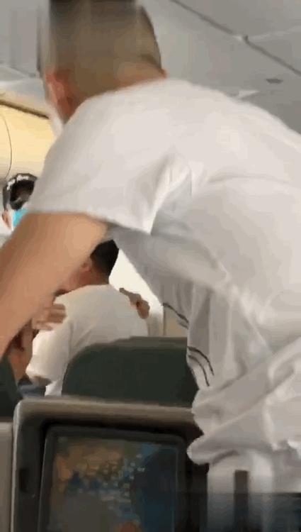 刘德华现身机场通道,刘德华现身机场2019