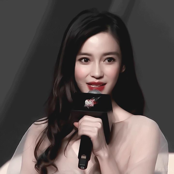 8位标准的都市美女，古装扮相略显违和，一换上现代装就艳丽逼人