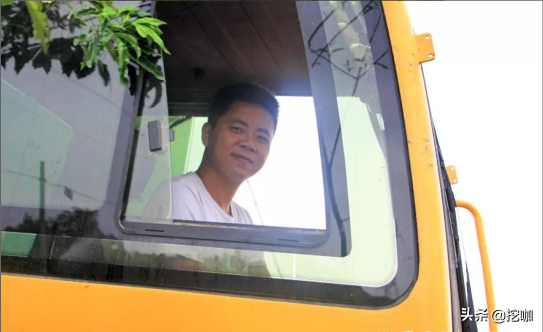 挖机工资高背后的心酸真相,月入一万的心酸