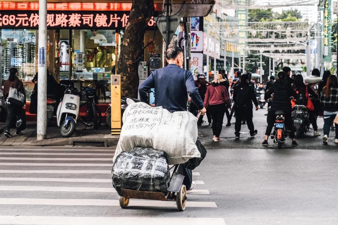 曾创出上亿流水，一个档口就能买宝马730，南宁这地方如今已没落