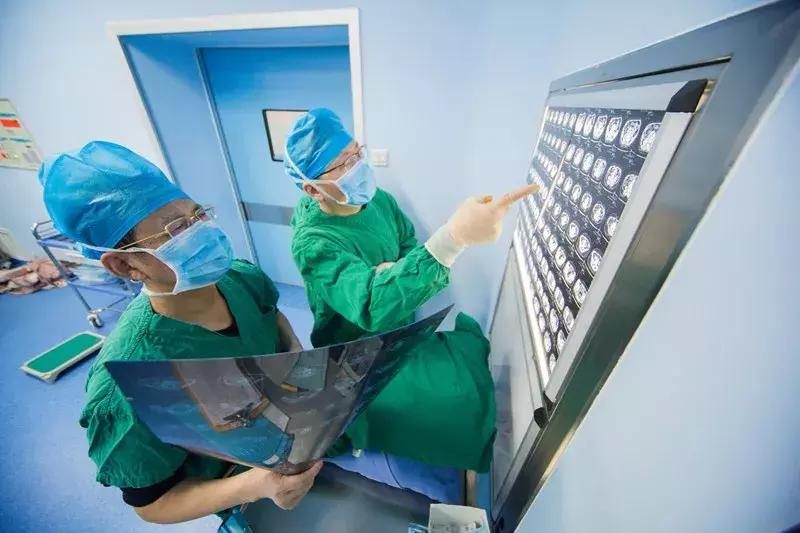 陈孝平院士,陈孝平院士博士生