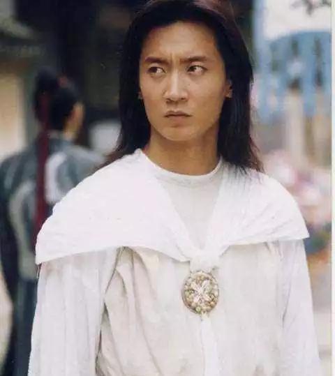 水晶之恋演员女主角哪儿去了,水晶之恋的主要演员的名字