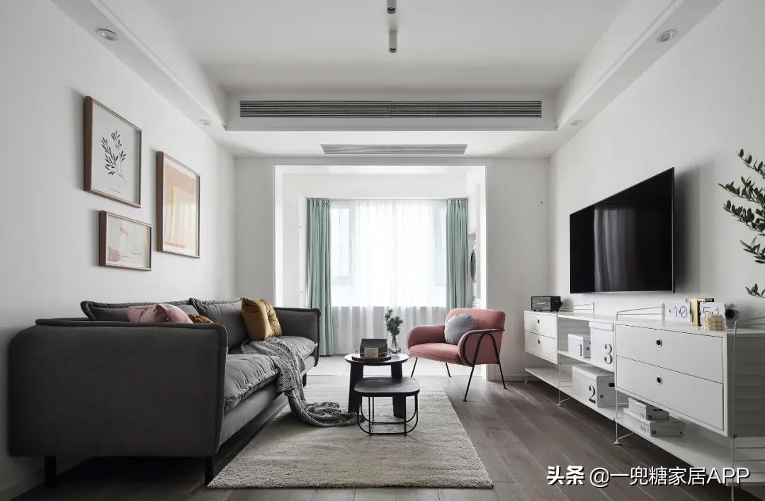 客厅既要装得好看又要装得实用,客厅装出高级感还省钱