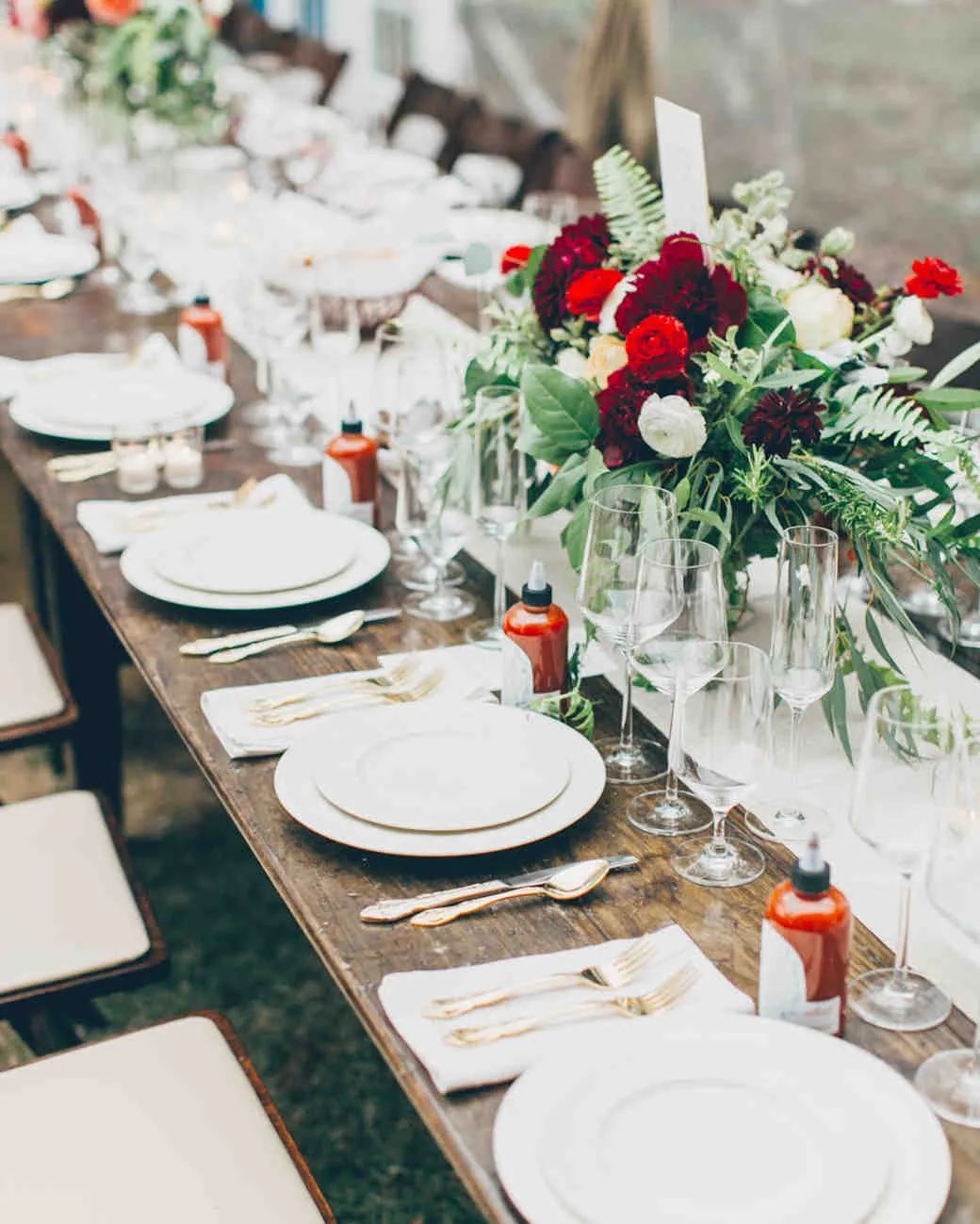 西餐餐桌布置教程,西餐厅吃饭时的餐桌布置