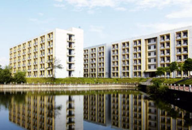 江西这所大学很“尴尬”，曾经是全国重点高校，如今二本招生