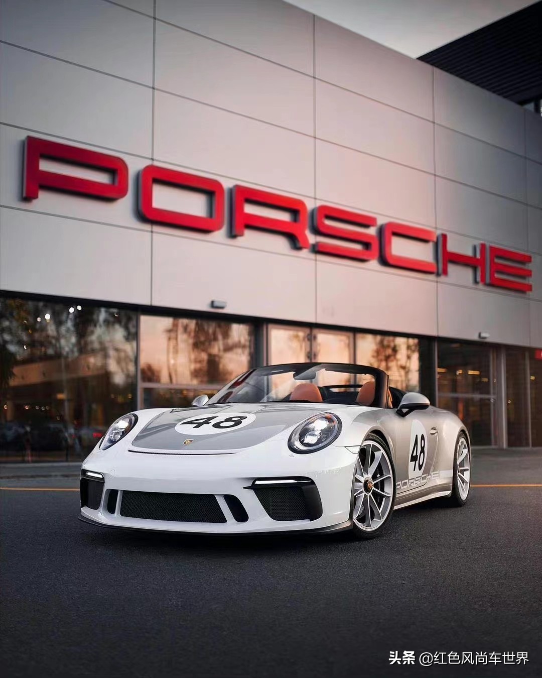 保时捷911turbos硬顶敞篷版街拍,保时捷911跑车传奇展闪耀登场