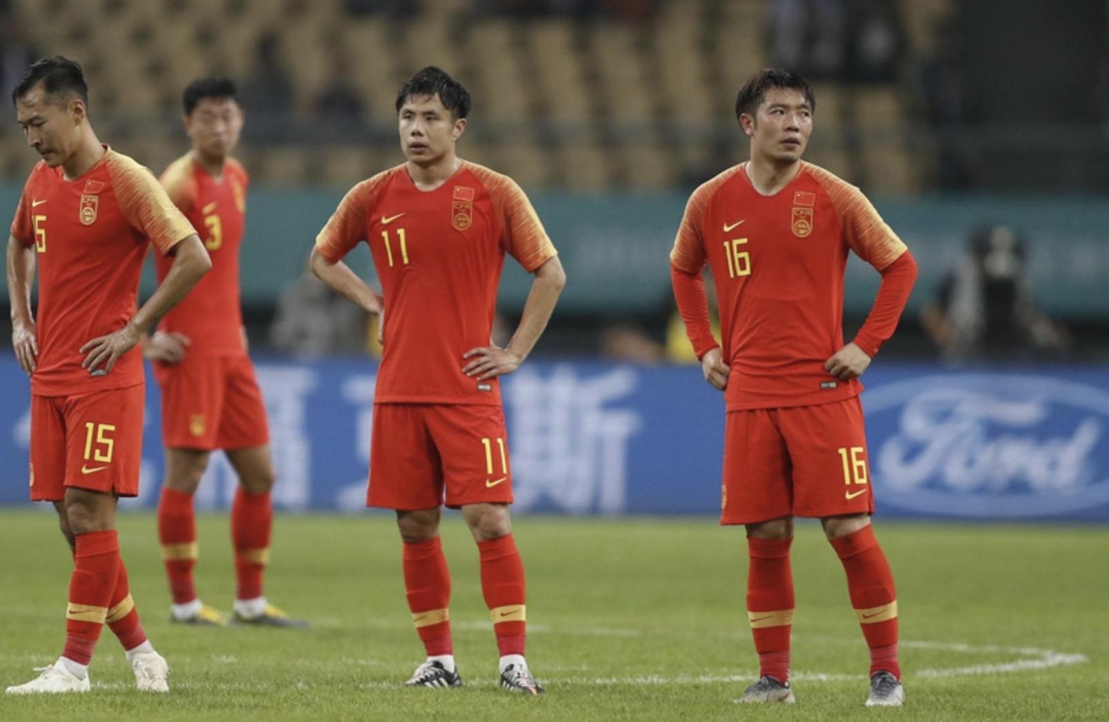 中国男足被全场骂合集,中国男足被骂得最惨的一次比赛