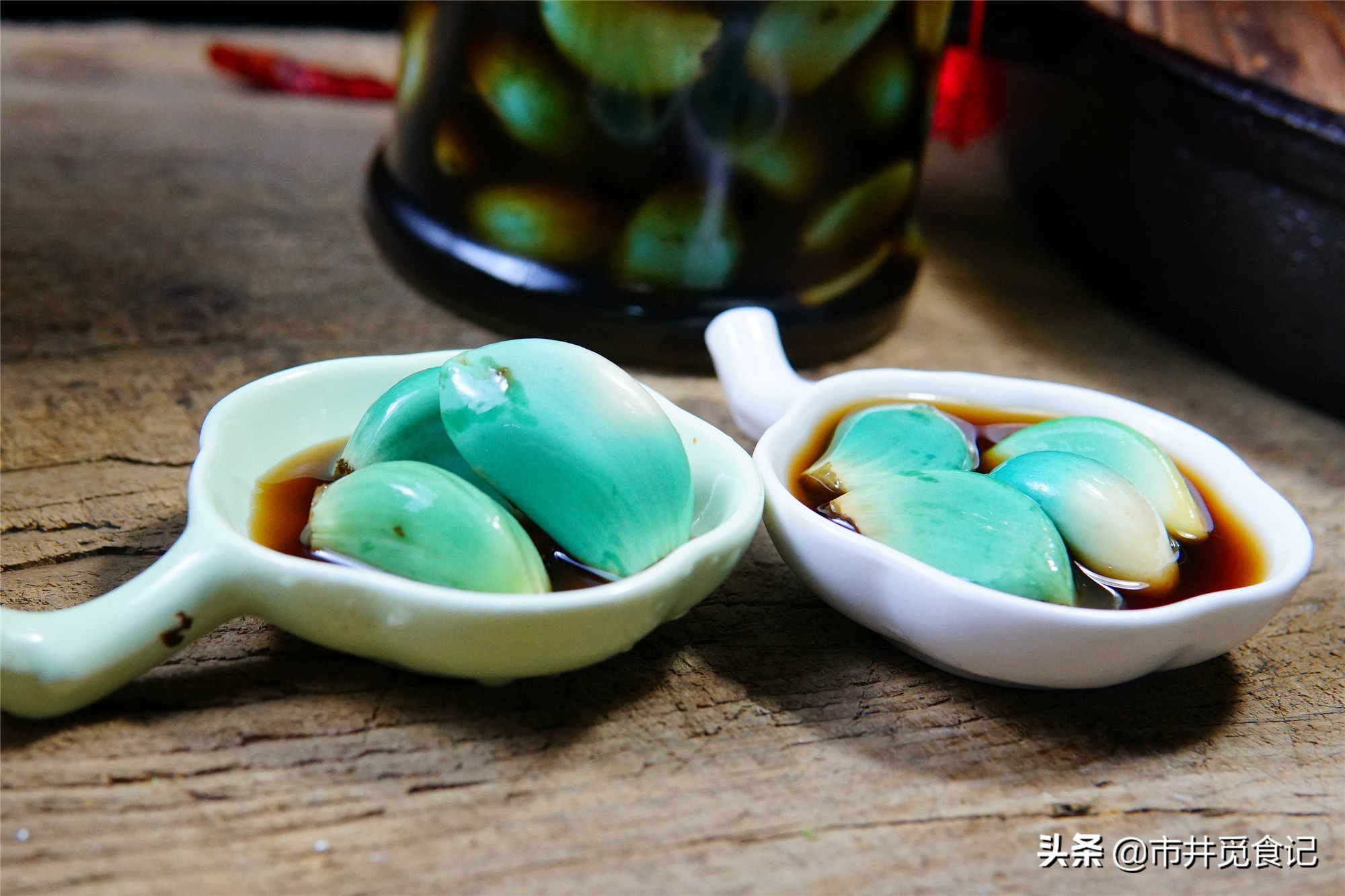 腊八蒜不放醋行吗,腊八蒜不绿有影响吗