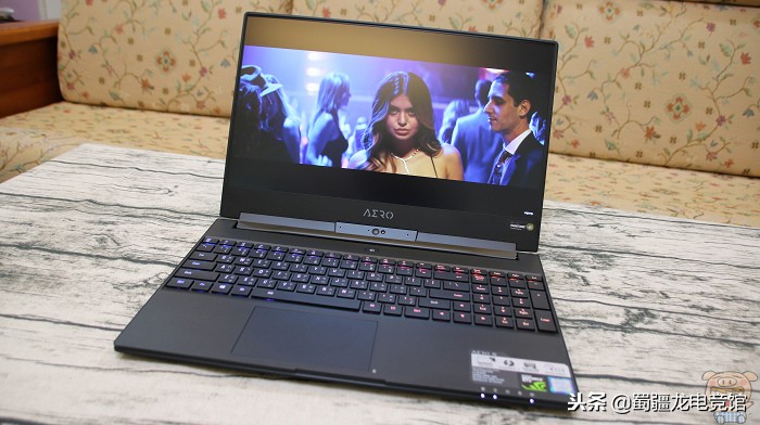 技嘉aero15xv8详细评测,技嘉游戏本aorus15x