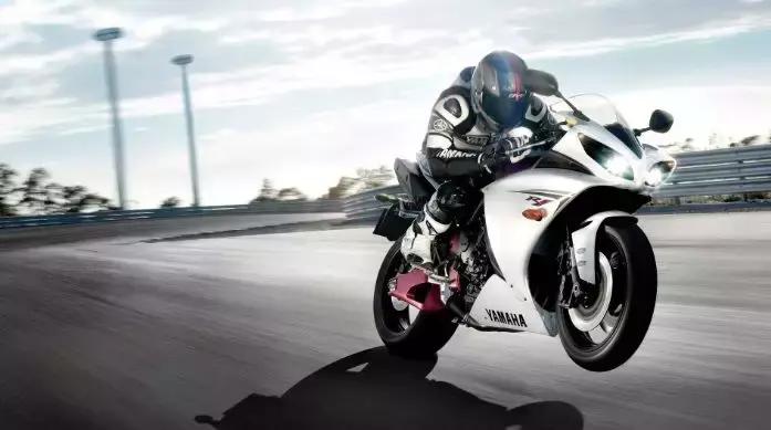 靠“*养包**”员工，逼疯同行！最不务正业的公司，在全球火了100年