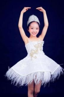 郭鸿财：儿童节表演节目，如何给儿童化妆，化妆时需要注意什么？