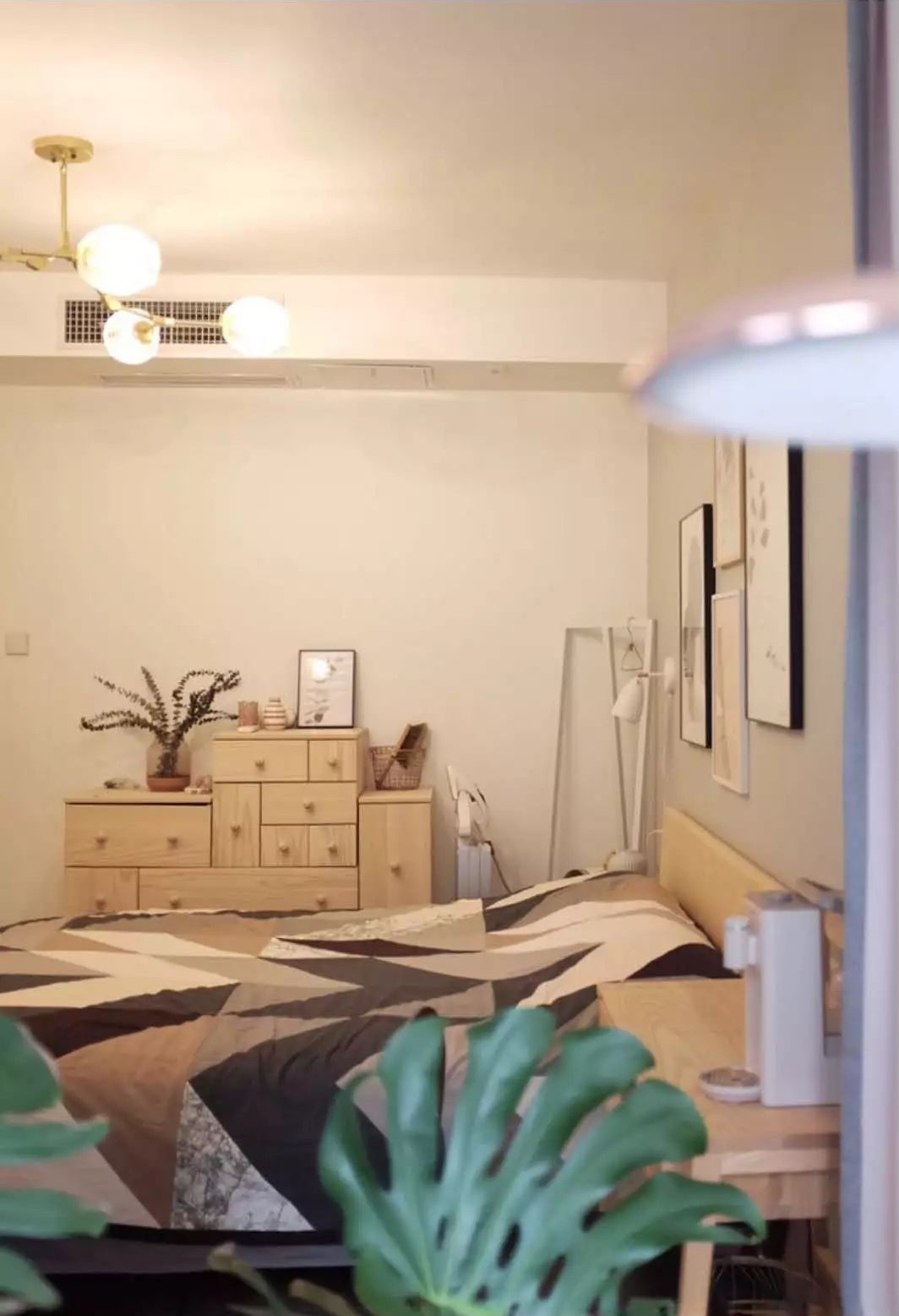 北欧简约风主卧婚房,小户型北欧风格婚房装修