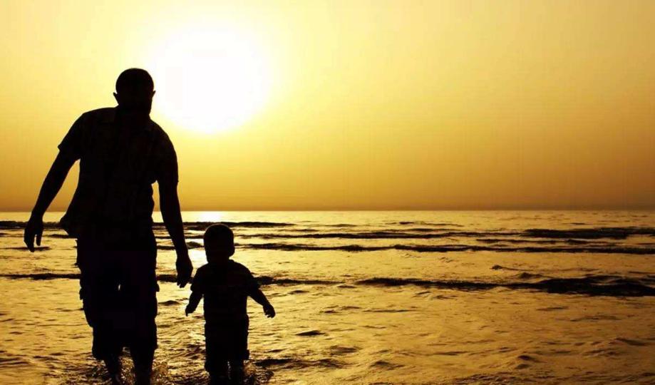 中考前被后爸亲过1次，留下了近10年的心理阴影