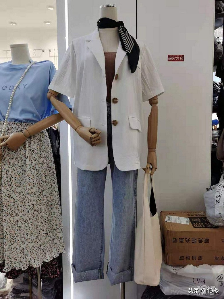 杭州这个服装城，店主居然忙到没空理我