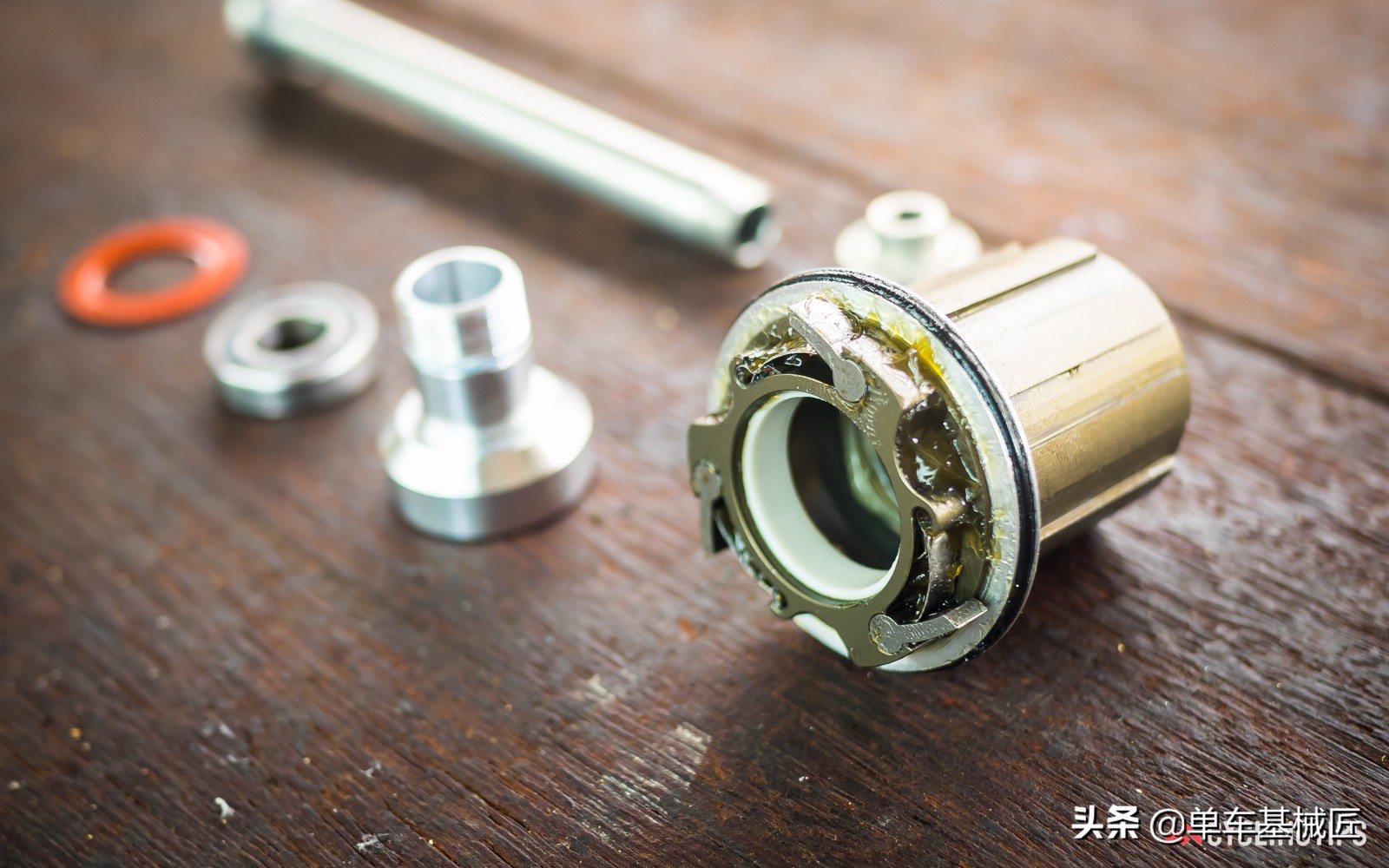 自行车花鼓阻力大解决方法,自行车花鼓挑选技巧图解说明