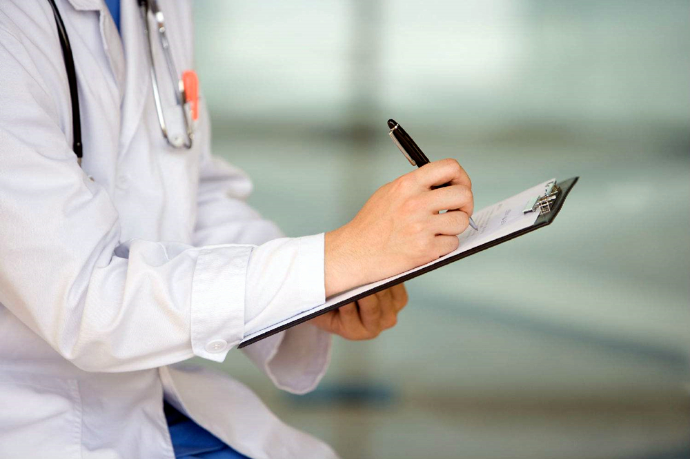 手划破皮了血流不止怎么办,皮肤一划破就流血不止怎么回事