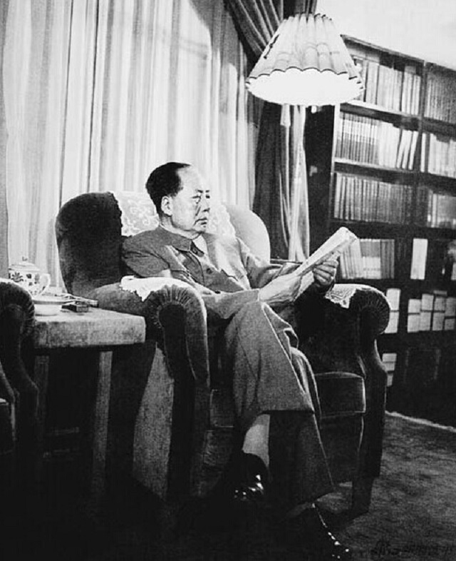 开国拟授将军，多少黄埔生？彭总：81个，主席：蒋校长要生气喽