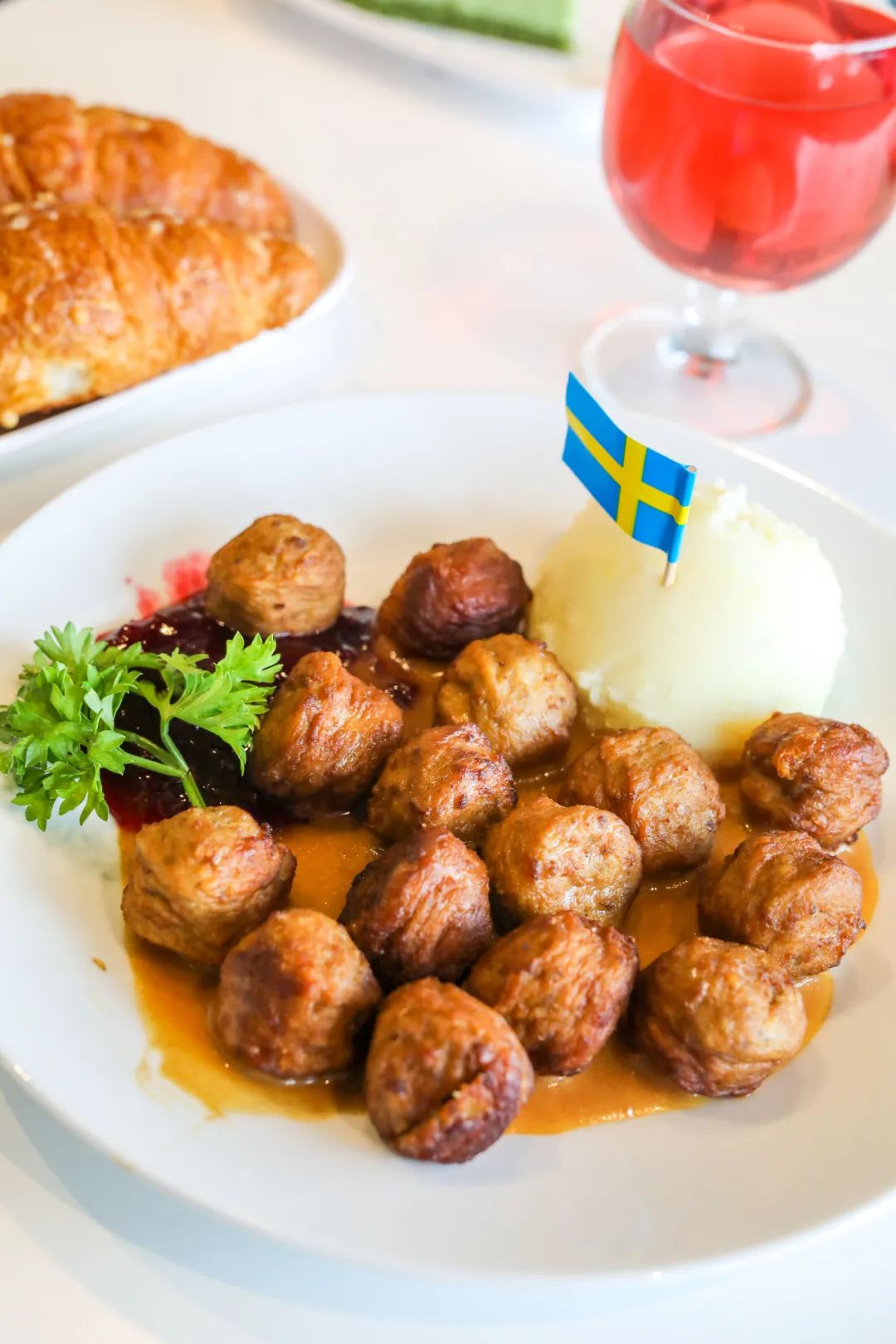 对不起,我要给宜家泼盆冷水...