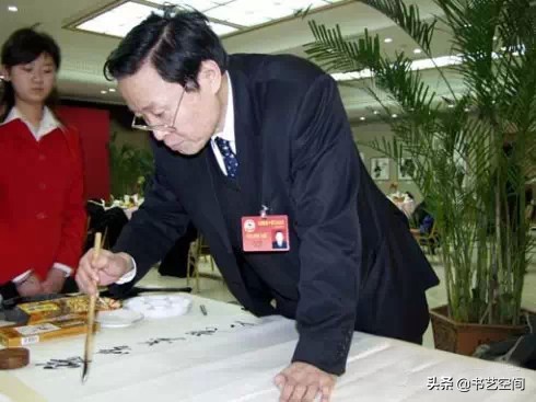 80个硬笔书法欣赏,现代80位书法名家作品欣赏