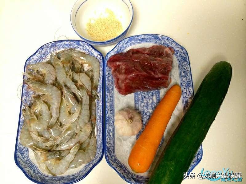 手把手教你做龙鱼最强营养秘方食谱--鲜虾牛肉狮子头,别馋哈