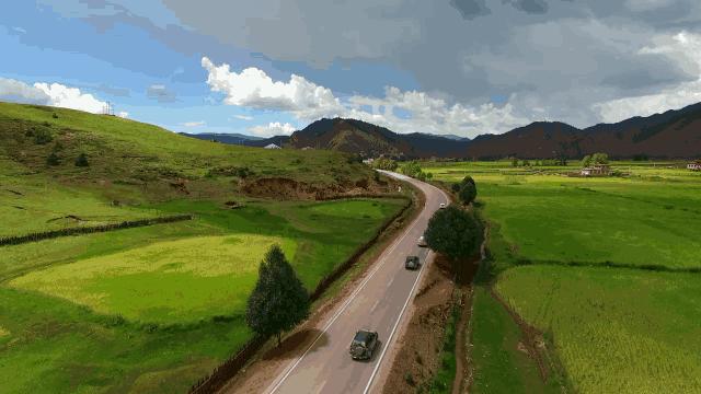 新疆美女冰雪风情游,乌鲁木齐体验当地风情的地方