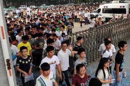 张国荣死亡档案纪实,张国荣去世梅艳芳的表现