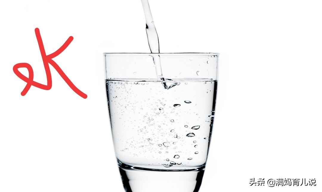宝宝上火了只喝水不喝奶,宝宝上火妈妈多喝水可不可以降火