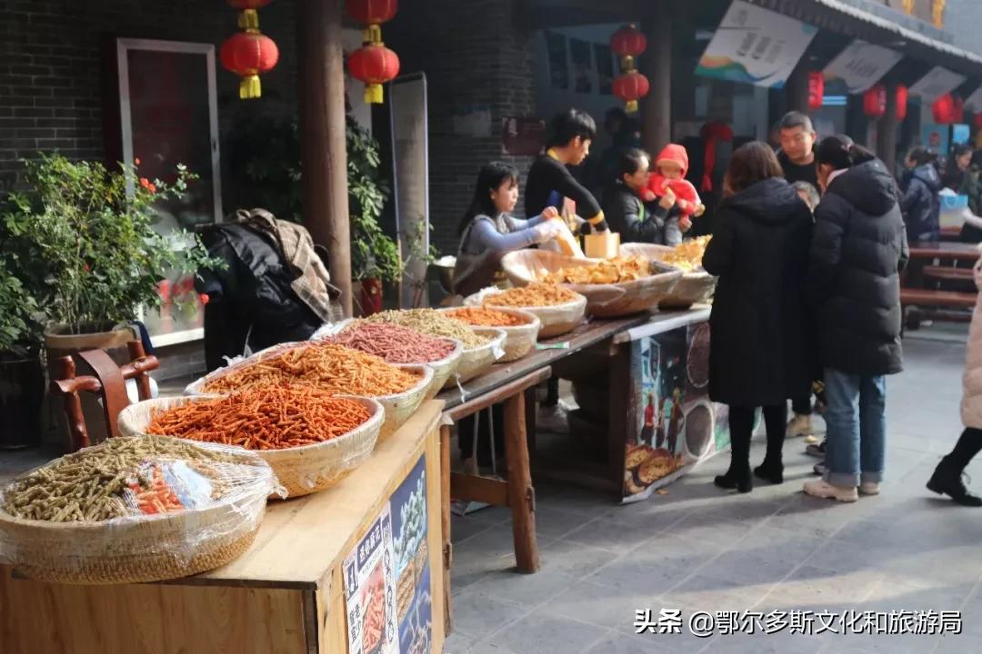 转九曲猜灯谜，赏民俗听老腔，约网红品美食到康镇~