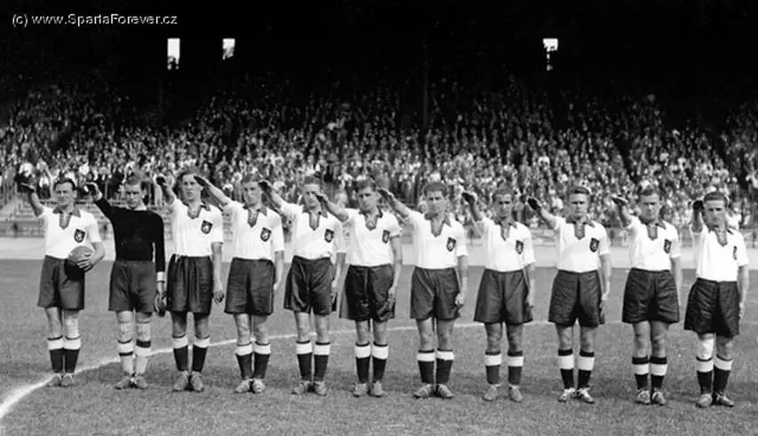 足球史上生死战视频,足球生死战完整视频