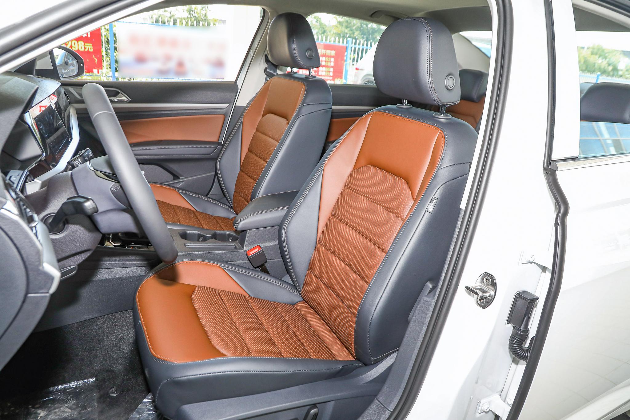 性价比高的车10-15万朗逸,大众朗逸性价比排名